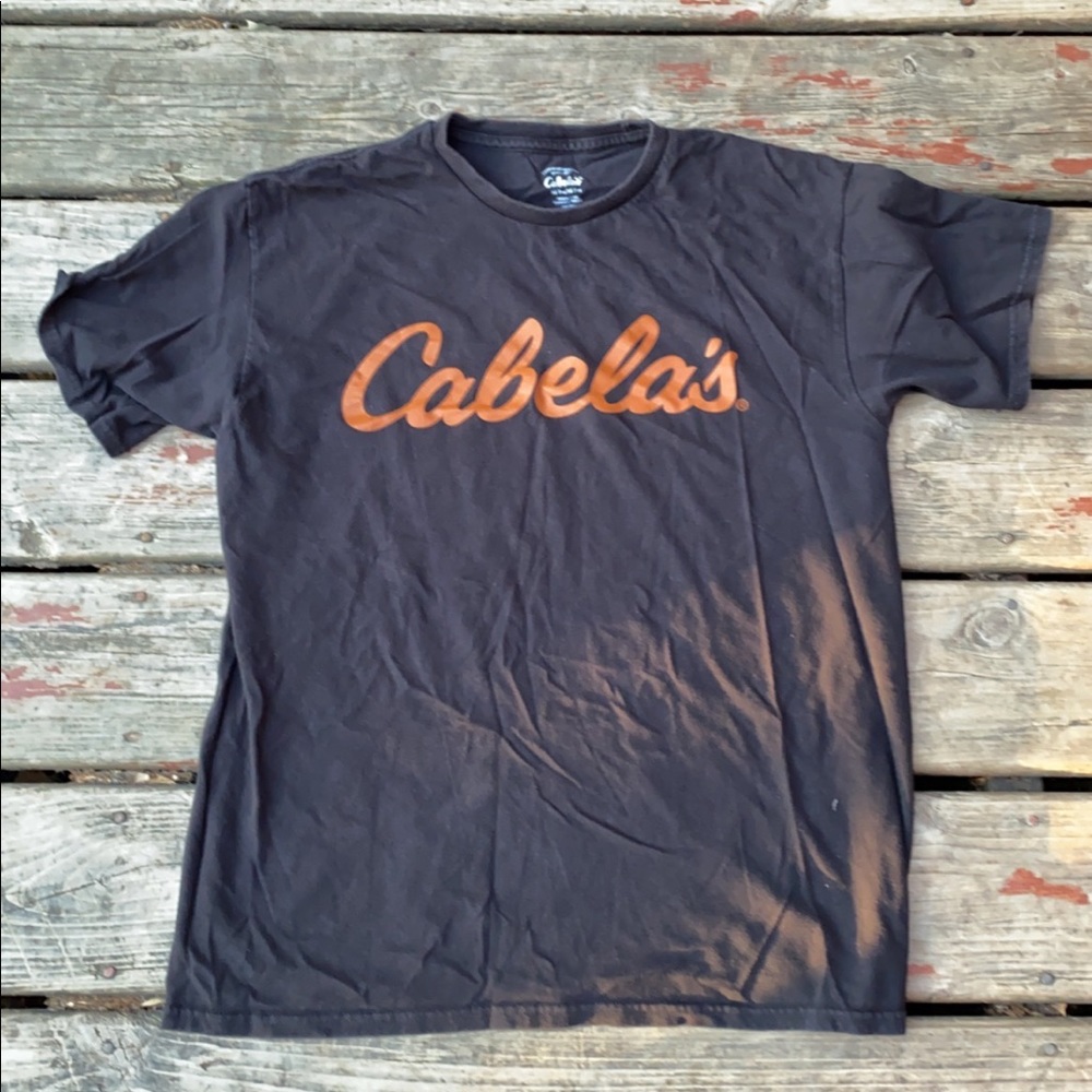 Medium cabelas shirt